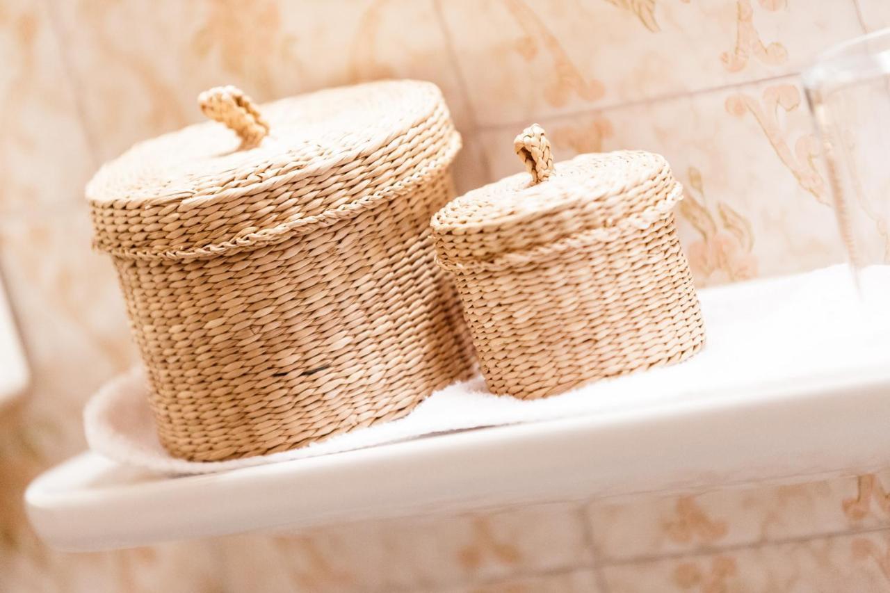 Pension Rebgut Bed & Breakfast ลานา ภายนอก รูปภาพ