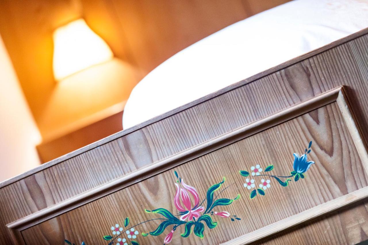 Pension Rebgut Bed & Breakfast ลานา ภายนอก รูปภาพ