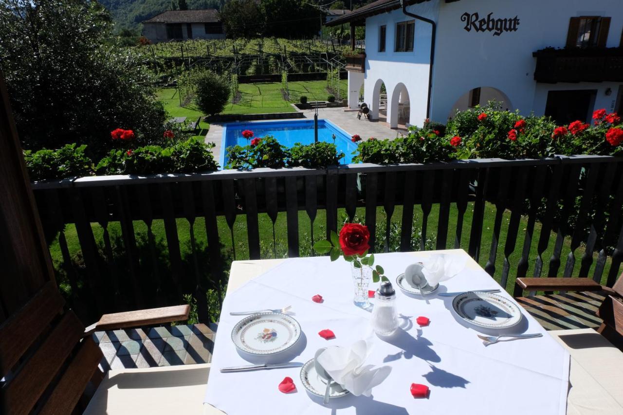Pension Rebgut Bed & Breakfast ลานา ภายนอก รูปภาพ