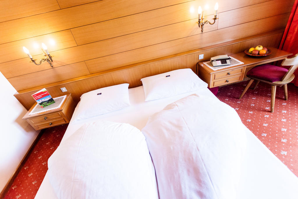 Pension Rebgut Bed & Breakfast ลานา ห้อง รูปภาพ